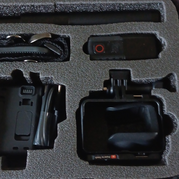 VGSION Action Camera Bundle With Hard Case,Tripod and Selfie-Stick - Picture 15 of 15